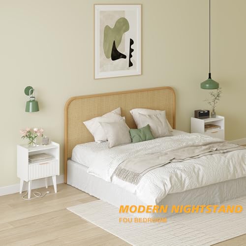 YAUKOMEL Fluted Nightstand with Charging Station, Modern Bedside Table with Drawer,White Nightstand with Solid Wood Legs, End Table,Side Table for Living Room,Bedroom White CTG57WE - color: White With Charging Station