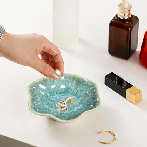 Ceramic Jewelry Dish,Leaf Jewelry Tray Key Tray,Jewelry Holder,Small Ring Dish Holder Jewelry Plate Trinket Dish Catchall Tray Nightstand Decor For Entryway Table Green Room Decor（Crystal Green） - color: Crystal green, size: 4.3 inches