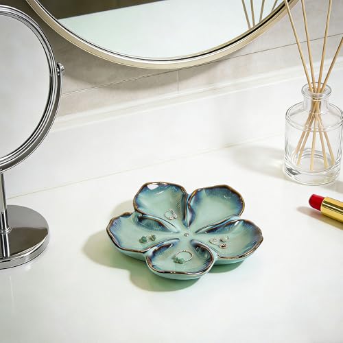 SEEDUSTRY Ceramic Jewelry Tray, Petal Ring Dish, Small Ceramic Jewelry Trinket Holder, Desktop Decoration, Dainty‌ Plate for Rings, Earrings, Necklace, Gifts for Mother Girlfriend Daughter Sister - color: Mist Green