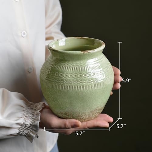 Quoowiit Ceramic Rustic Farmhouse Vase, Green Distressed Flower Vase for Home Decor, Boho Decorative Vases for Centerpiece Table Decorations, Vases for Living Room Kitchen Entryway Mantle Shelf Decor - color: Green