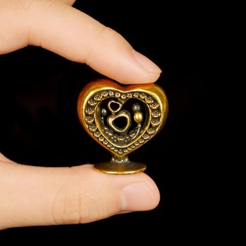 CHOVY Heart-Blossoming Love Token Retro Solid 100% Brass Handcrafted Large Heart Encrusted with Roses Perfect for Couples Celebrations Anniversaries Home Decor Desk Ornaments Collectible - style: HeartBloom