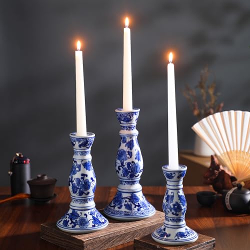 Soaoo Set of 3 Blue and White Porcelain Ceramic Pillar Candle Holder Chinoiserie Pillar Candle Holders Candlestick Decoration for Wedding Party Fireplace Table Home Centerpiece