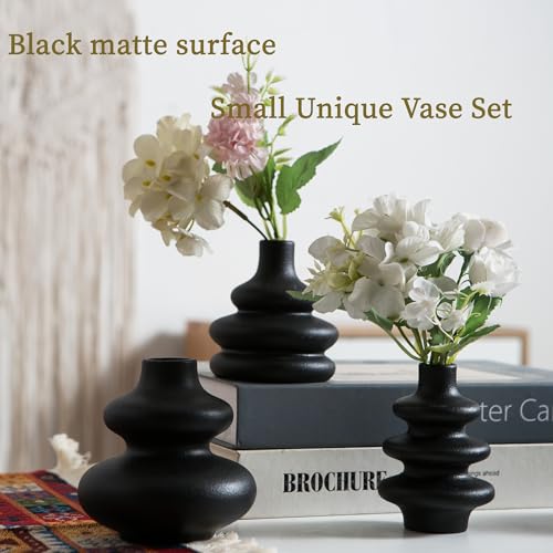 Black Ceramic Bud Vase, Small Vase Set of 5, Mini Vases in Bulk for Flower, Decorative Vase for Home Decor, Boho Vases for Wedding Decorations Living Room Dining Table Shelves Decor - color: D-5pcs Matte Black Vase
