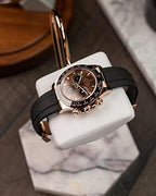 LYS&LYX Watch stand watch display stand watch holder watch Handcrafted watch holder (White/Rose/White) - color: white/rose/white