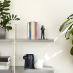 Balvi Secret Agent Bookend – Decorative Metal Bookend in Black – Original Design – Ideal for Home and Office – Keeps Books Organized and Upright for Book Lovers – Sujetalibros