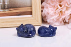 LAIDANLA Sodalite Cat Healing Crystals Figurine Sleeping Cat Hand Carved Cute Statue Polished Stone Sculpture Reiki Office Room Bedroom Desk Home Decoration Gifts 1.6" - color: O-sodalite