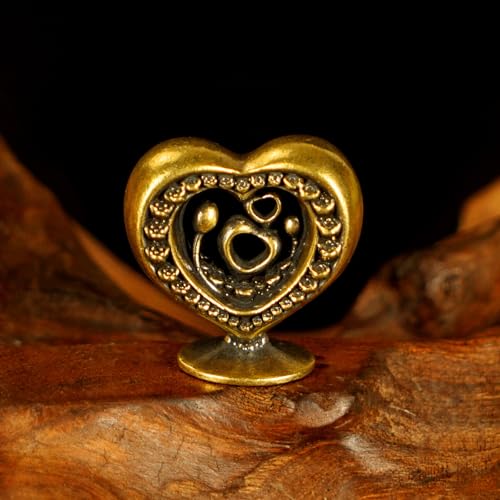 CHOVY Heart-Blossoming Love Token Retro Solid 100% Brass Handcrafted Large Heart Encrusted with Roses Perfect for Couples Celebrations Anniversaries Home Decor Desk Ornaments Collectible - style: HeartBloom