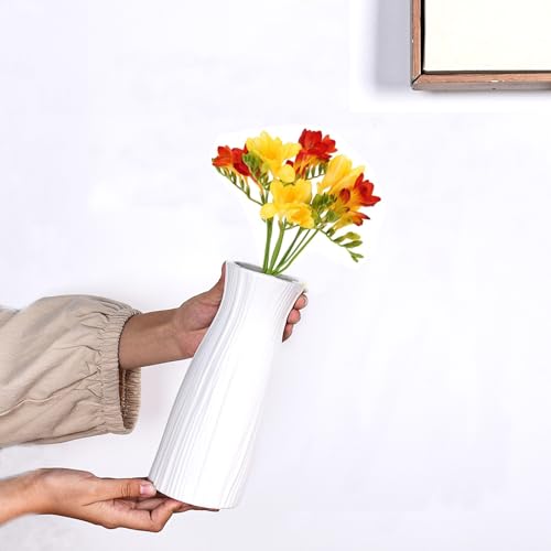 White Ceramic Vase for Home Decor, Small Modern Cute Vases for Flower Bouquet Pampas Grass Tulips Rose Dried Flowers Plant Bud, Table centerpieces,Living Room Dining Room,Office Decor, 8.3 Inch