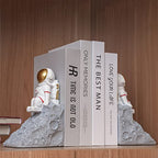 BUTILIVEEN Astronaut Book Ends to Hold Books, Astronaut Decor, Space Themed Bedroom, Desktop, Bookcase Decor - Gifts for Space Lovers - style: B