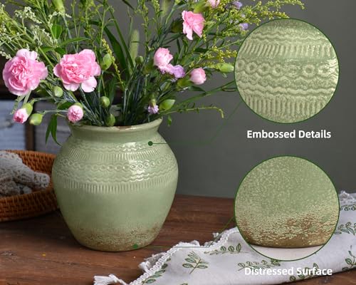 Quoowiit Ceramic Rustic Farmhouse Vase, Green Distressed Flower Vase for Home Decor, Boho Decorative Vases for Centerpiece Table Decorations, Vases for Living Room Kitchen Entryway Mantle Shelf Decor - color: Green