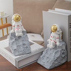 BUTILIVEEN Astronaut Book Ends to Hold Books, Astronaut Decor, Space Themed Bedroom, Desktop, Bookcase Decor - Gifts for Space Lovers - style: B