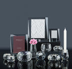 Mini Crystal Flower Bud Vase Decorative Vase for Home or Dinner Table Outline Dimensions 2.4" x 4.7" with Gift Box - size: 6x12cm