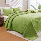 JYHOPE Grass Twin Quilt Set 68x90 Lightweight Microfabric Bedspread, 3-Piece Quilt Bedding with Pillow Shams, Summer Cooling Quilts, Ribbon Wrapped Gift - color: Wood Pattern-grass, size: Twin(68x90)