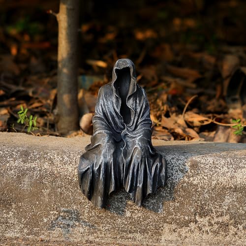 Tabletop Gothic Figurine Grim Reaper Statue - Gothic Spooky Sculpture for Garden or Bookshelf - 5.9 inch Mysterious Resin Dedor - Bookshelf Decor Fantasy.