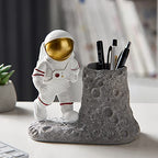 BUTILIVEEN Astronaut Pen Pencil Holder with Phone Stand, Resin Spaceman Pen Container Cell Phone Stand for home Office Desktop Decoration, Gifts for Space Lovers, Gifts for Christmas - style: Phone Pen Holder