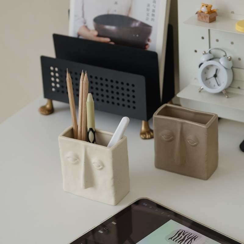 WENSHUO Abstract Square Face Pen Holder, Modern and Minimalistic Desk Accessories (Crème) - color: Crème