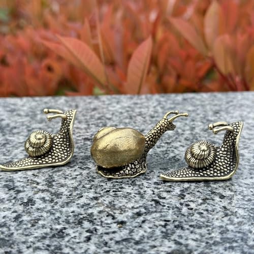 3Pcs Brass Snail Statue Decor, Retro Mini Copper Snail Statue Home Decoration for Living Room and Desk, Outdoor Pond Garden Lawn Decor Landscaping,Landscape Animal Statue
