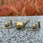 3Pcs Brass Snail Statue Decor, Retro Mini Copper Snail Statue Home Decoration for Living Room and Desk, Outdoor Pond Garden Lawn Decor Landscaping,Landscape Animal Statue