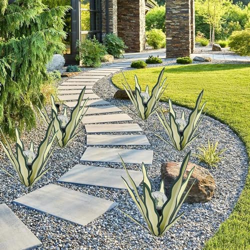Metal Agave Plant Garden Art, 2 Pack Tequila Rustic Sculpture, Rustic Metal Agave Plants Garden Lawn Home Ornaments, for Yard Stakes, Garden Figurines, Outdoor Patio (2 PCS Green with Light) - color: 2 Pcs Green With Light