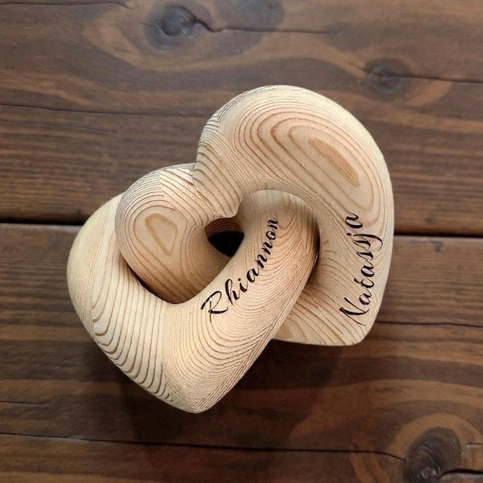 Mother’s Day Father’s Day Gift with Custom Names, Personalized Infinity Heart Sculpture, Interlocking Hearts Decoration Wooden Love Knot Heart Couple Gifts Keepsake Wedding Anniversary Present