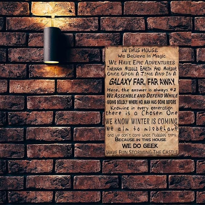 DZQUY In This House We Do Geek Magic Metal Tin Sign Decor Vintage Poster Wall Decor Art Funny Tin Signs For Home Office Bar Bar Man Cave Backyard Garage Home 8 x 12 inches
